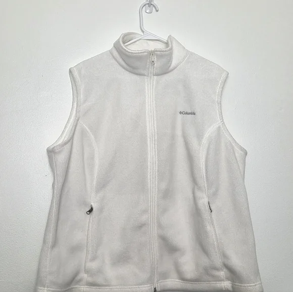Columbia Soft White Sleeveless Fleece - Picture 3 of 11